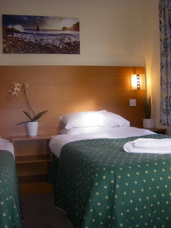 Hotel The Waldorf - Near Pleasure & Sandcastle