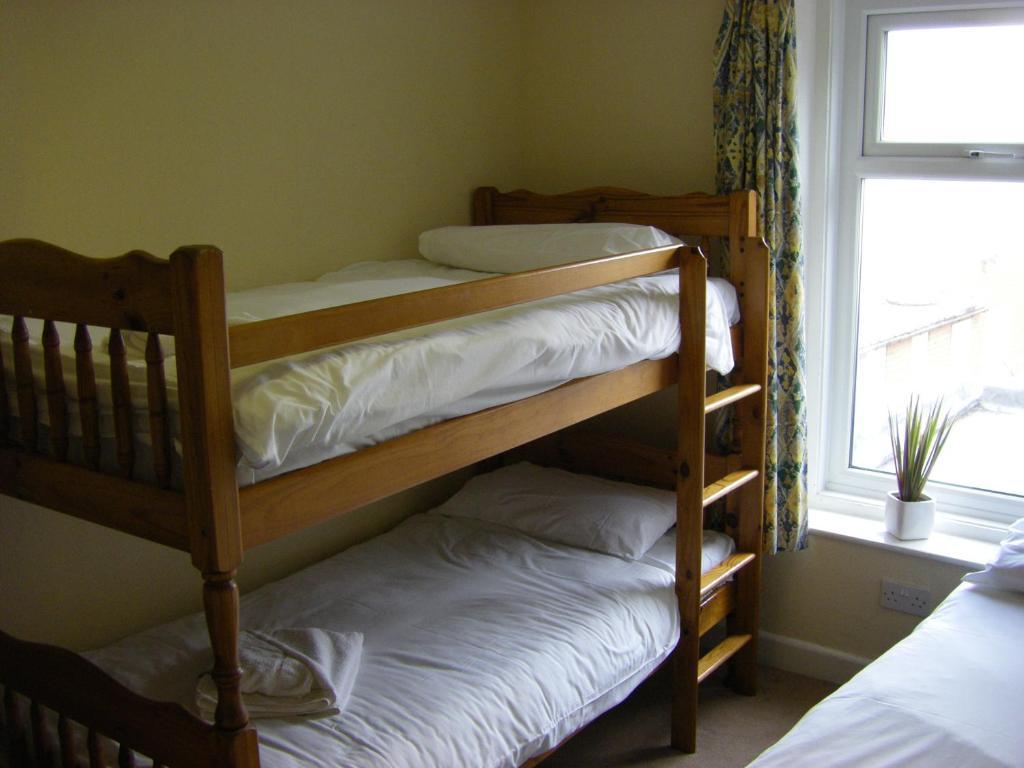 The Waldorf - Near Pleasure & Sandcastle 3* Blackpool