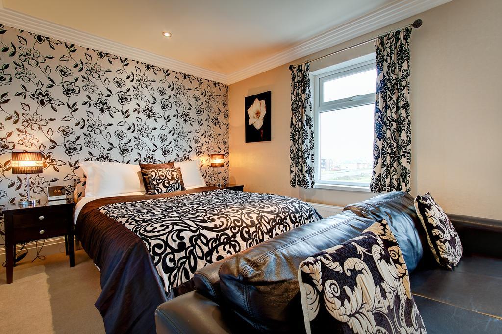 Guest house Number One South Blackpool