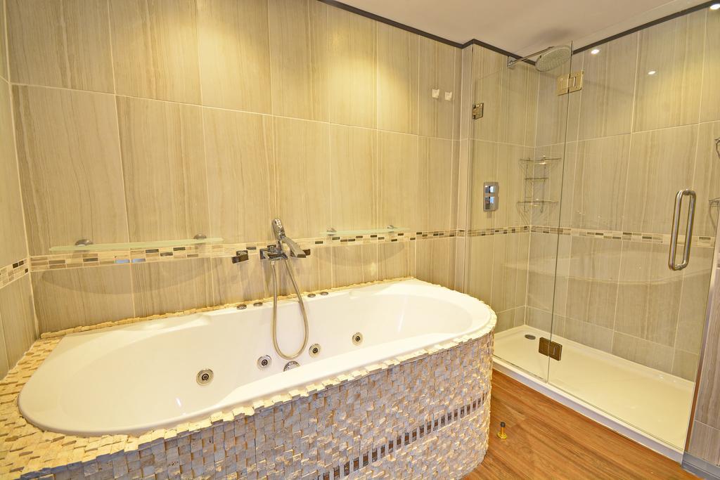 Bed & Breakfast Manor House Blackpool