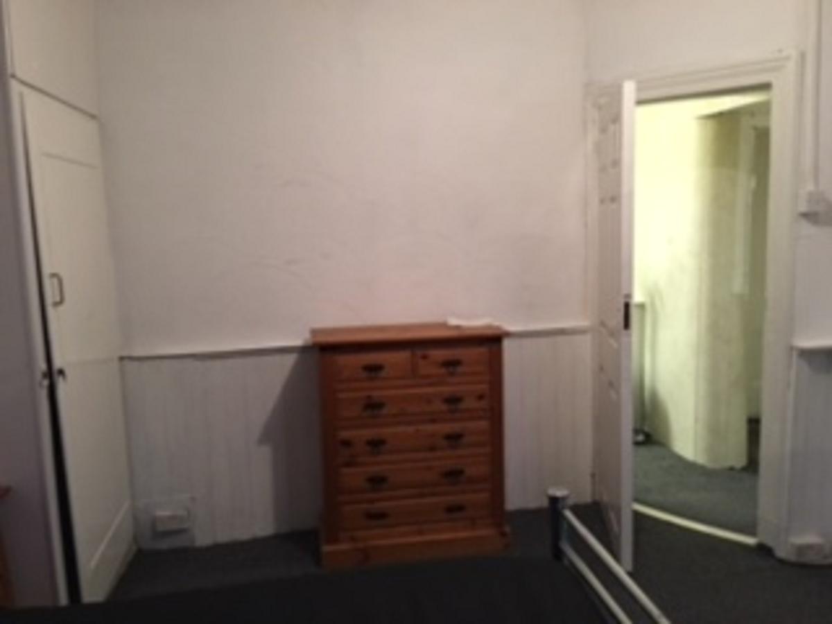 Singleton House 2*