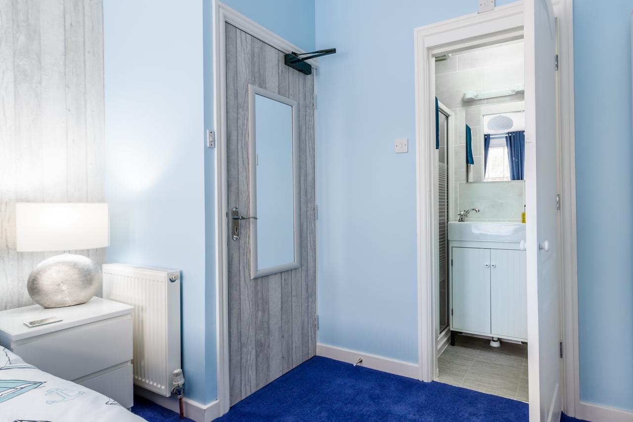 Guest house By The Seaside Blackpool