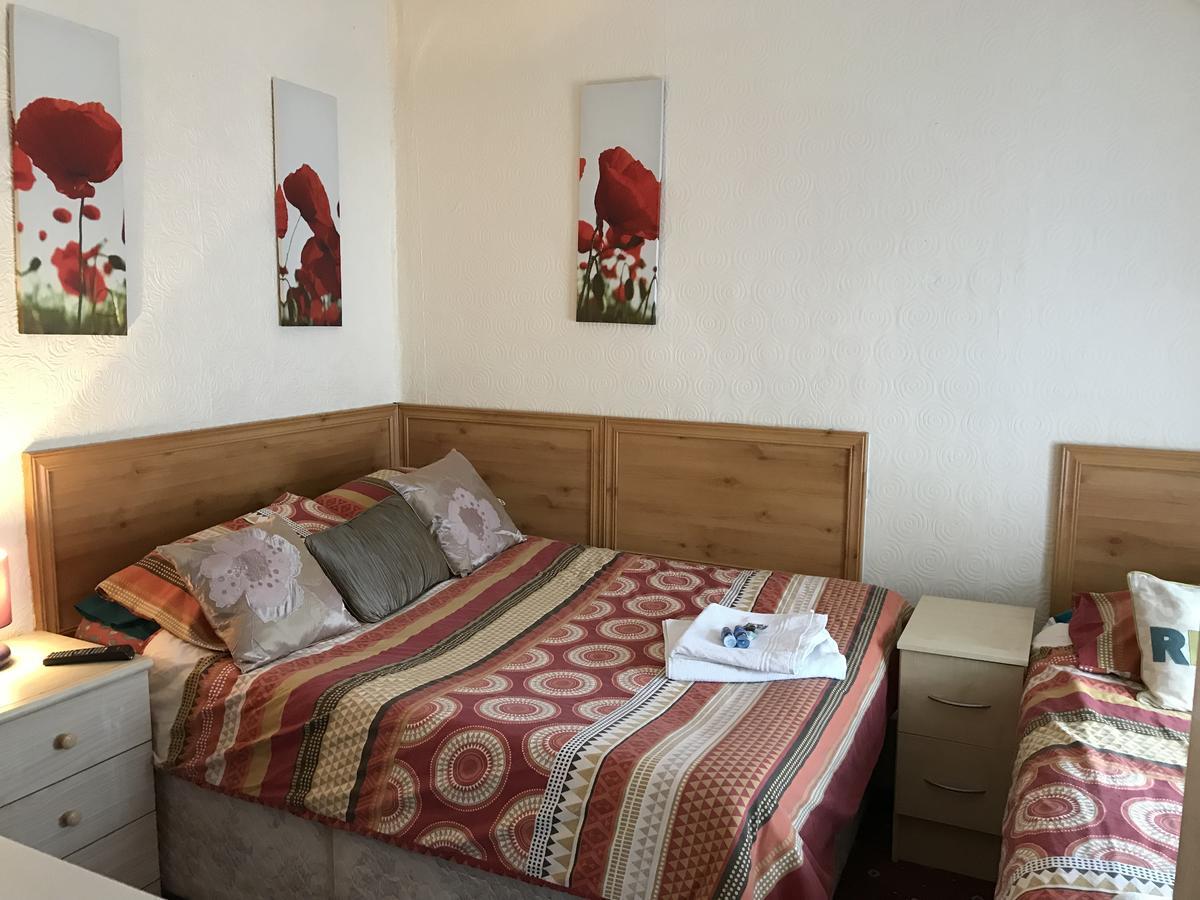 Trevaslodge - Families Only Guest house Blackpool