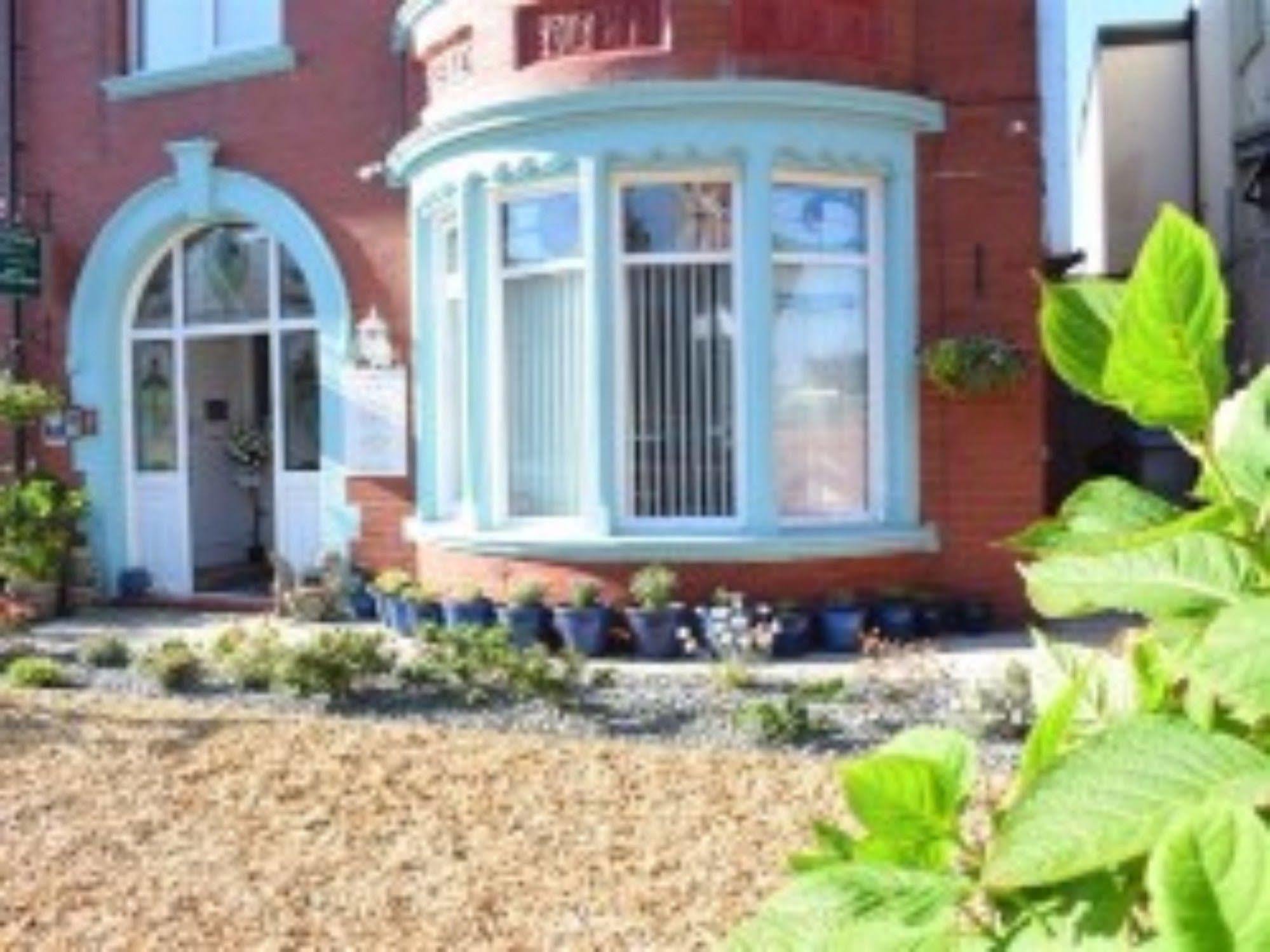 The Grosvenor View - 3* Blackpool