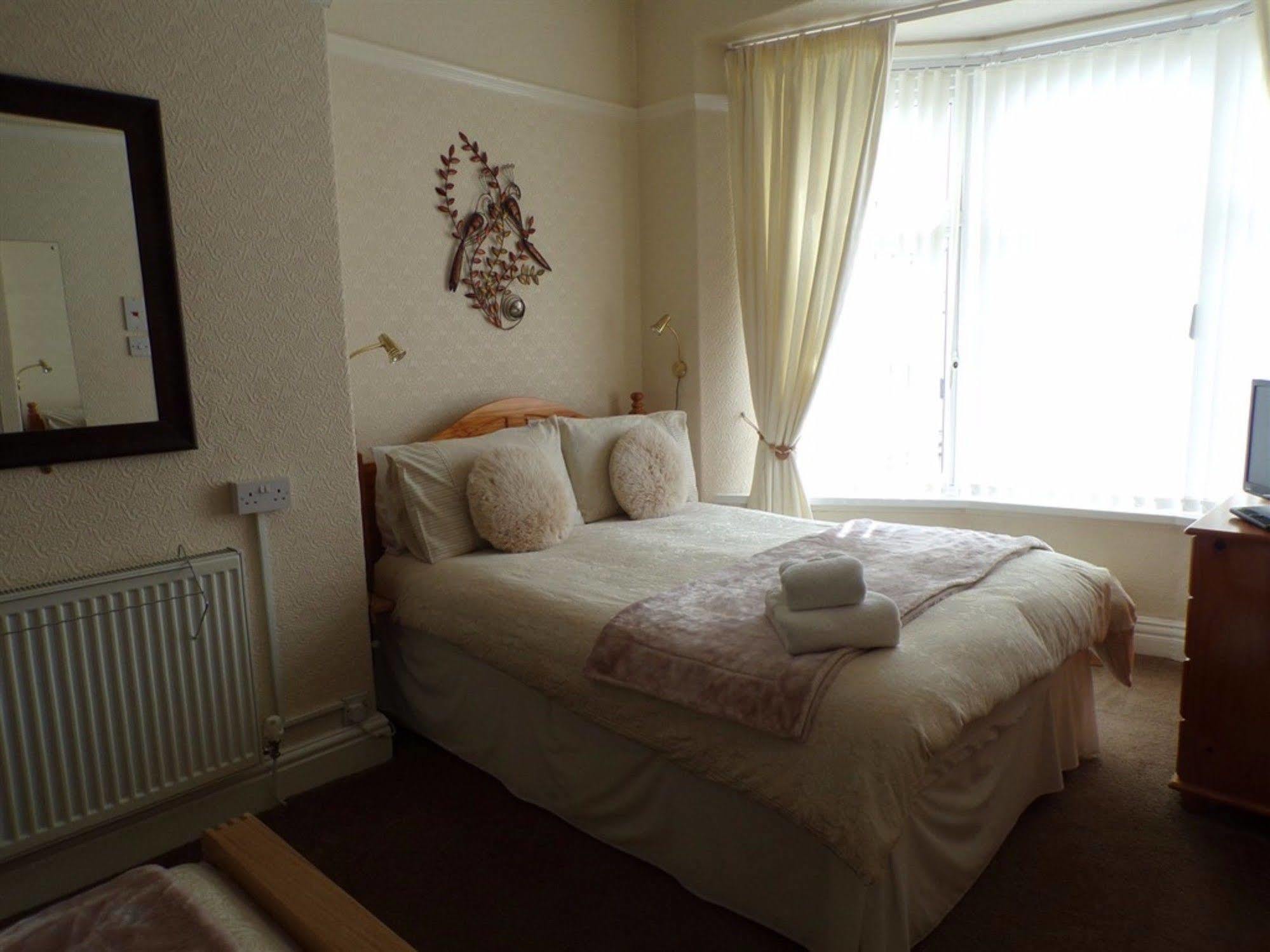 The Grosvenor View - 3*