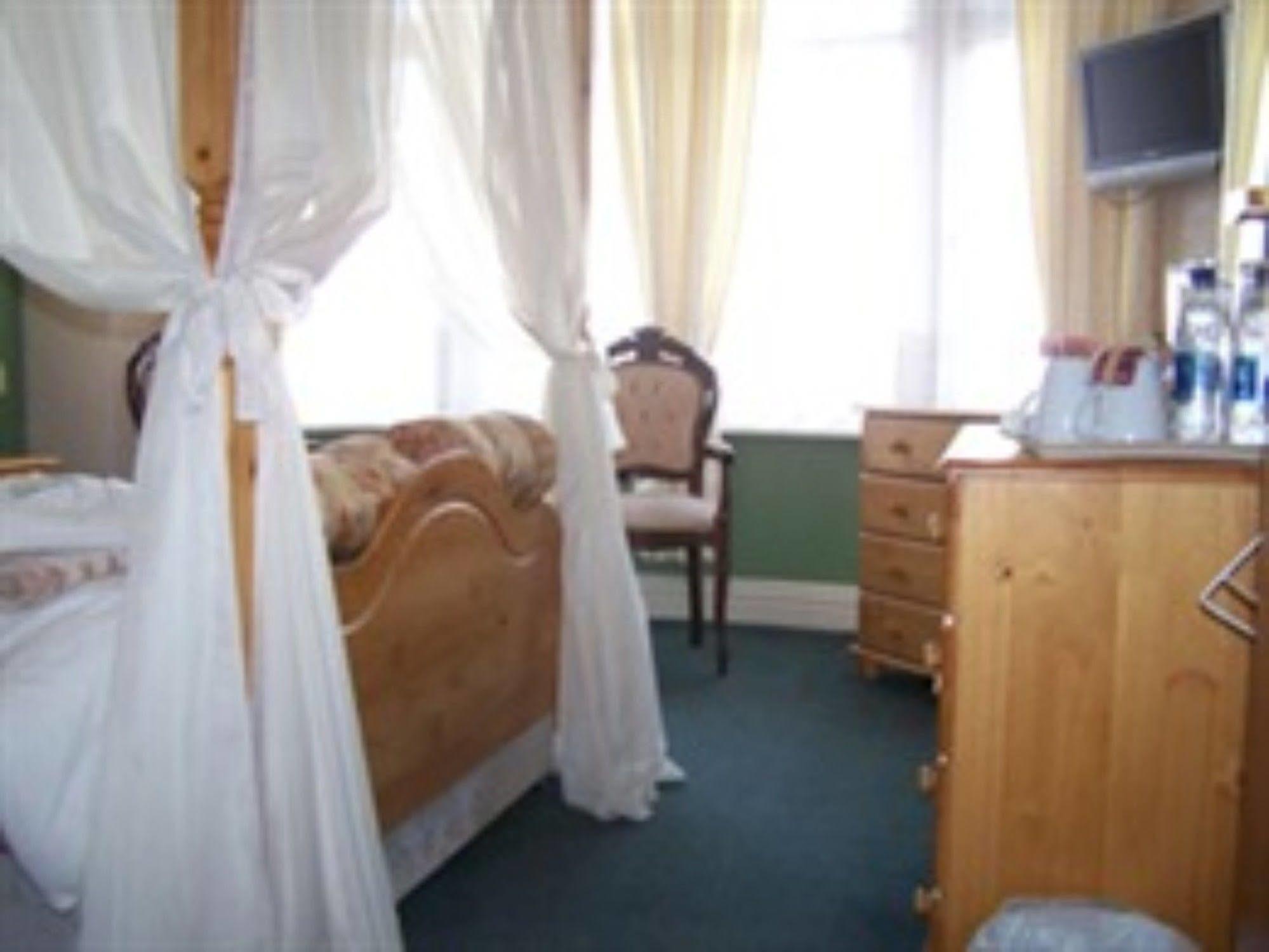 The Grosvenor View - 3*