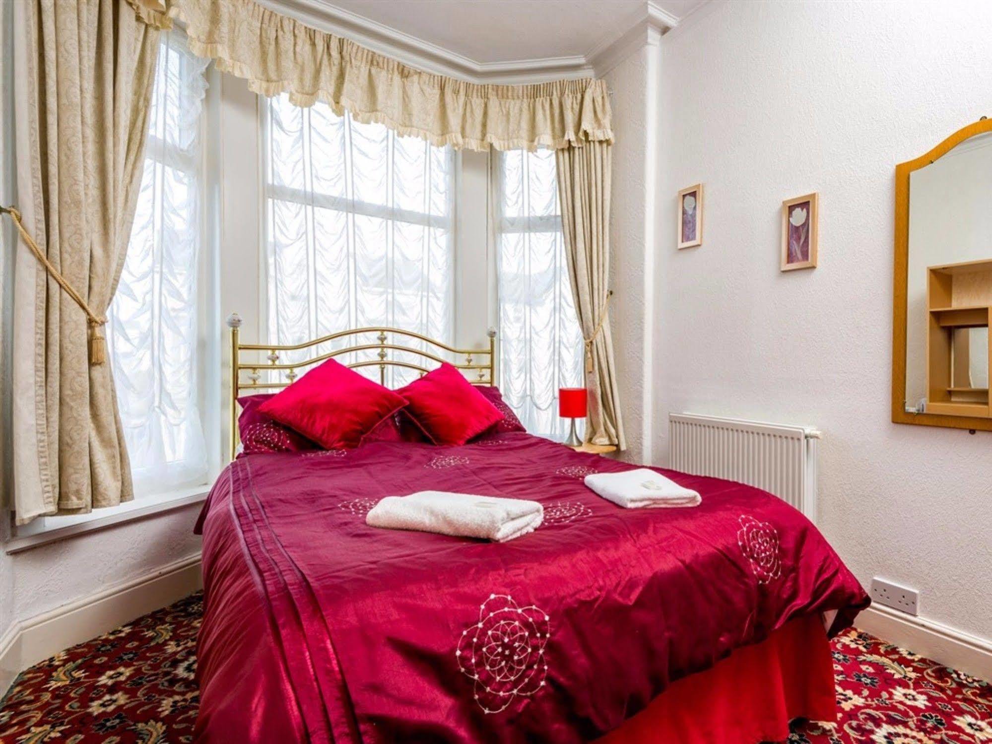 Holmeleigh Bed & Breakfast Blackpool