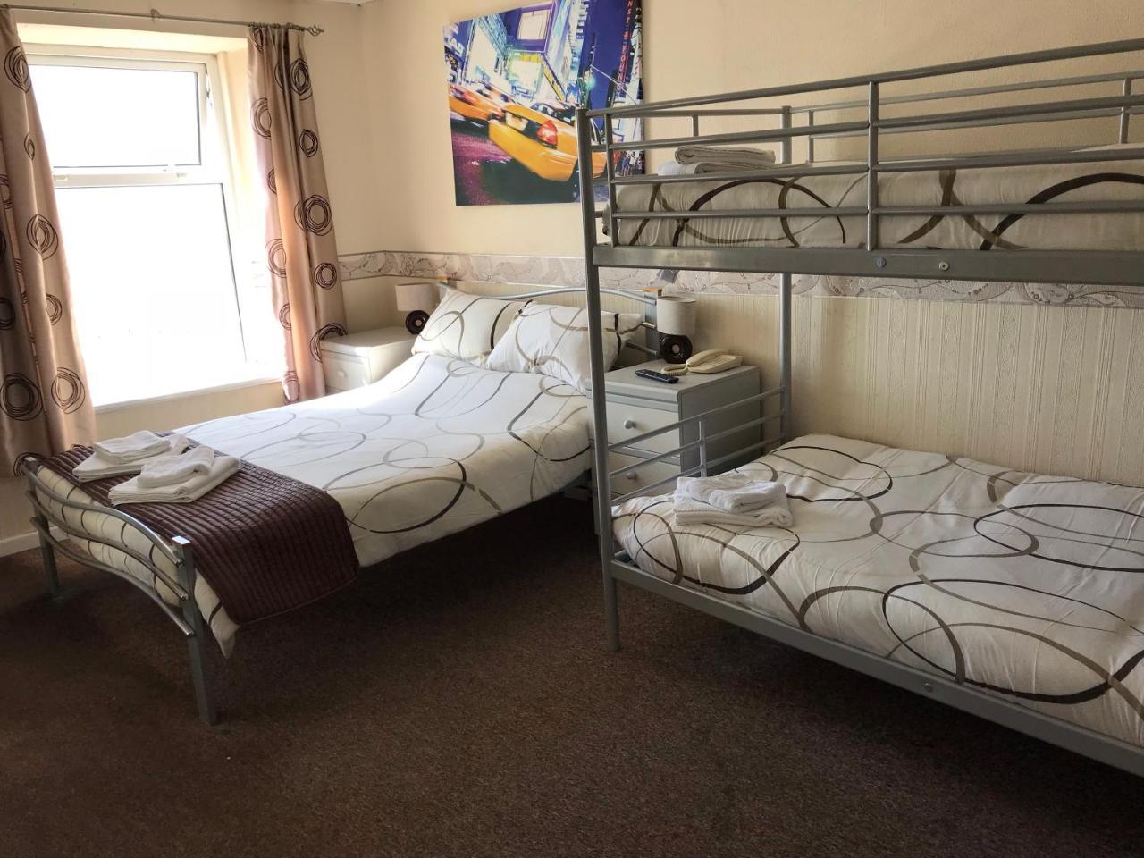 Funky Towers Hotel 3*