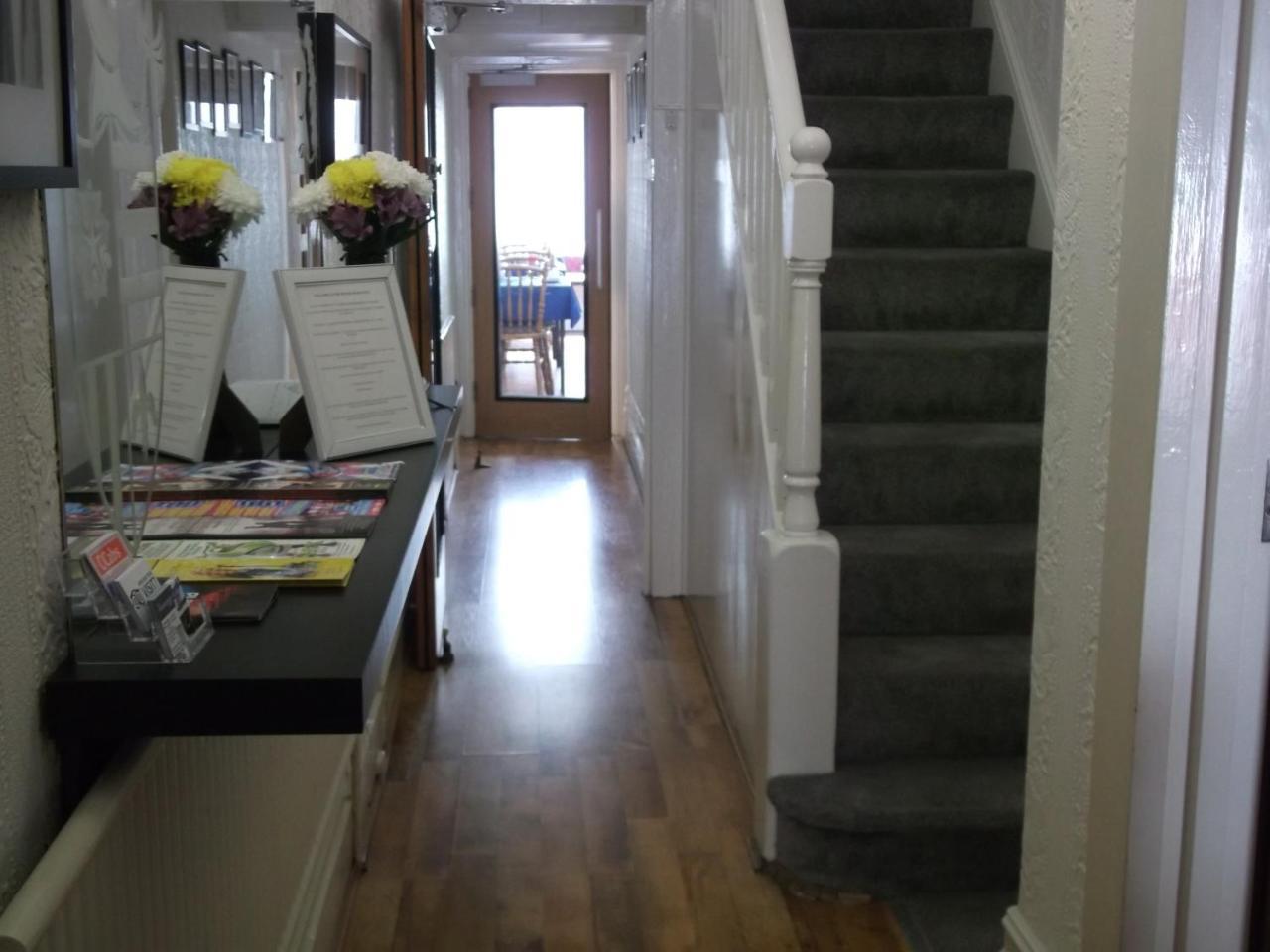 Holmeleigh Bed & Breakfast 3*