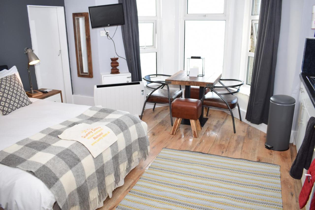 Sunny Dee's Holiday Aparthotel