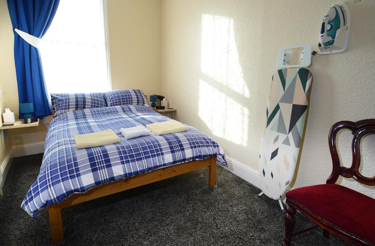 Lynmoore Guest house 2*