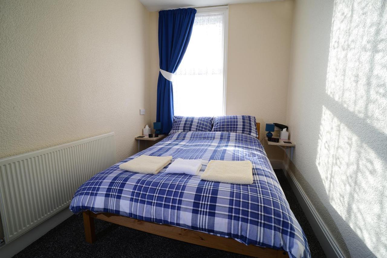 Lynmoore Guest house 2*