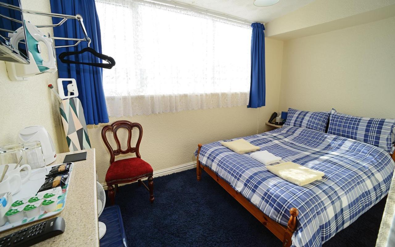 Lynmoore 2* Blackpool