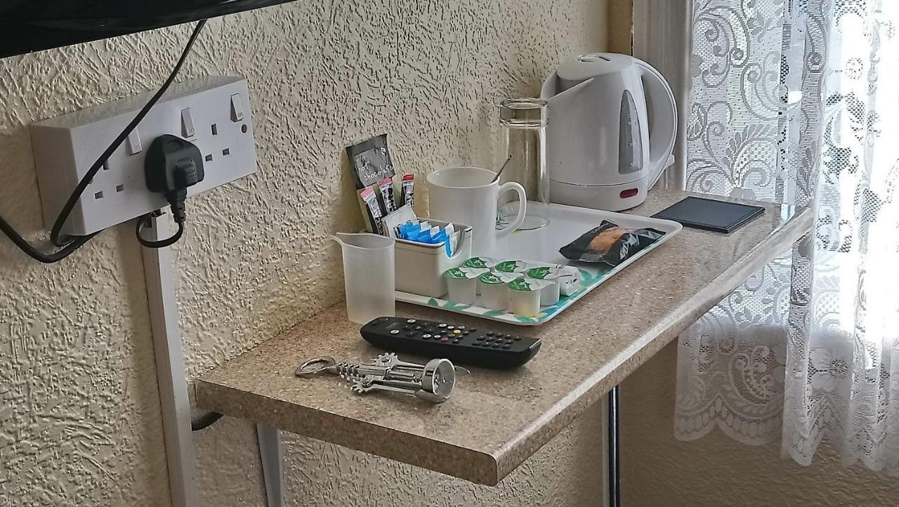 Lynmoore Guest house 2*