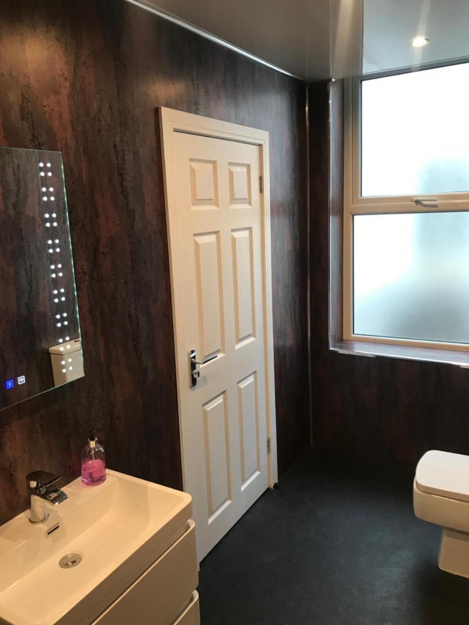 Shores Apartment *