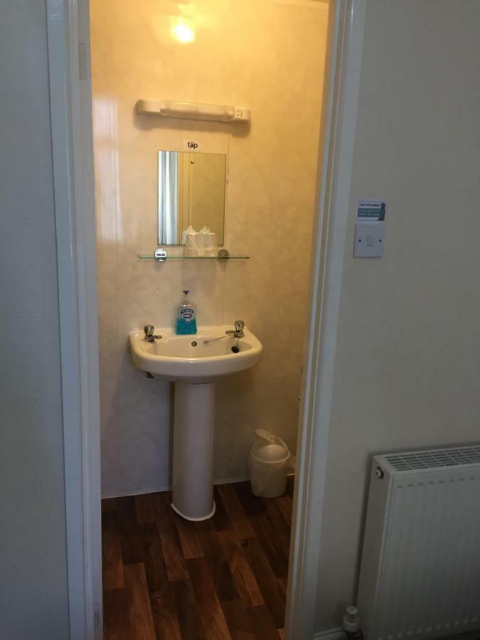 Guest house Chaplins 3*