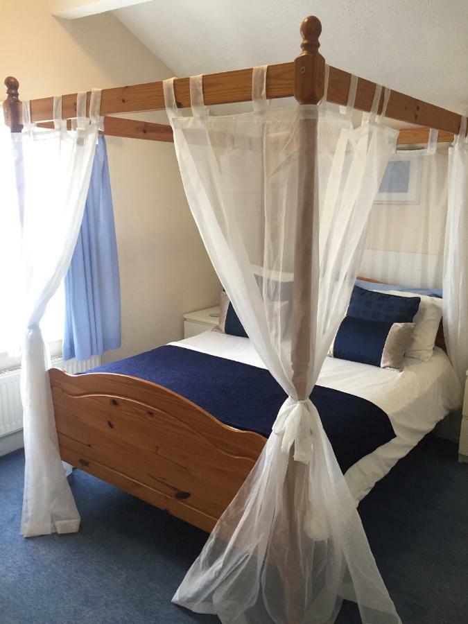 Marlow 3* Blackpool