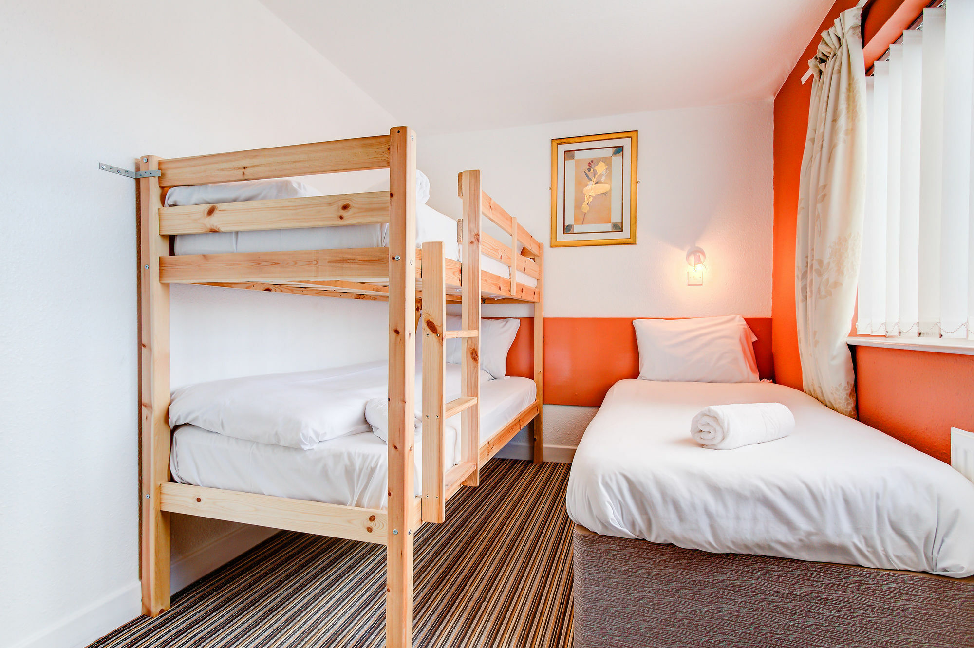The Sandringham Court & Apartment-all Groups Welcome Hotel 3*