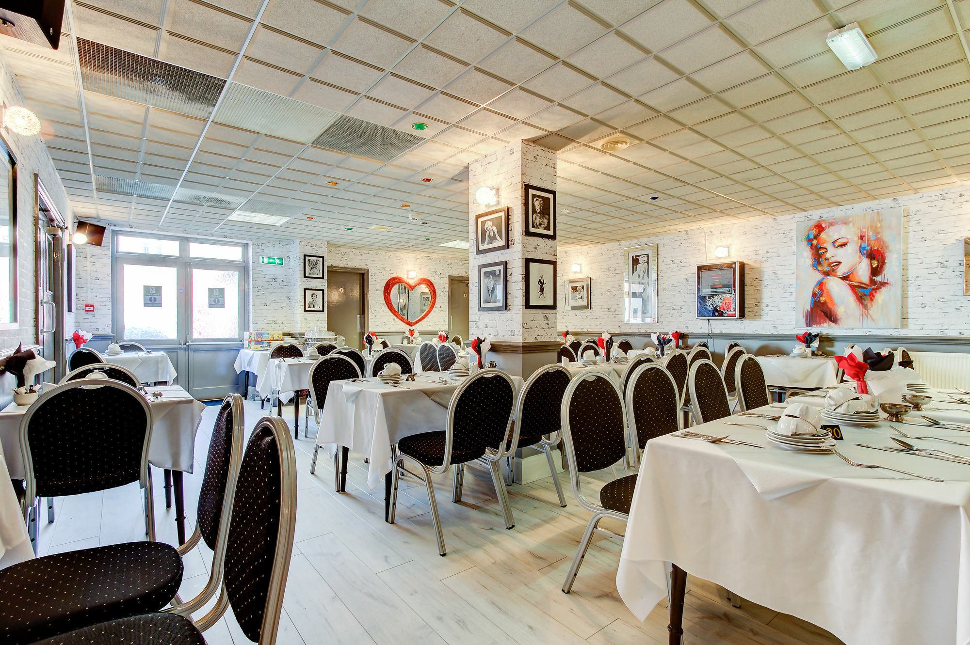 The Sandringham Court & Apartment-all Groups Welcome Hotel Blackpool