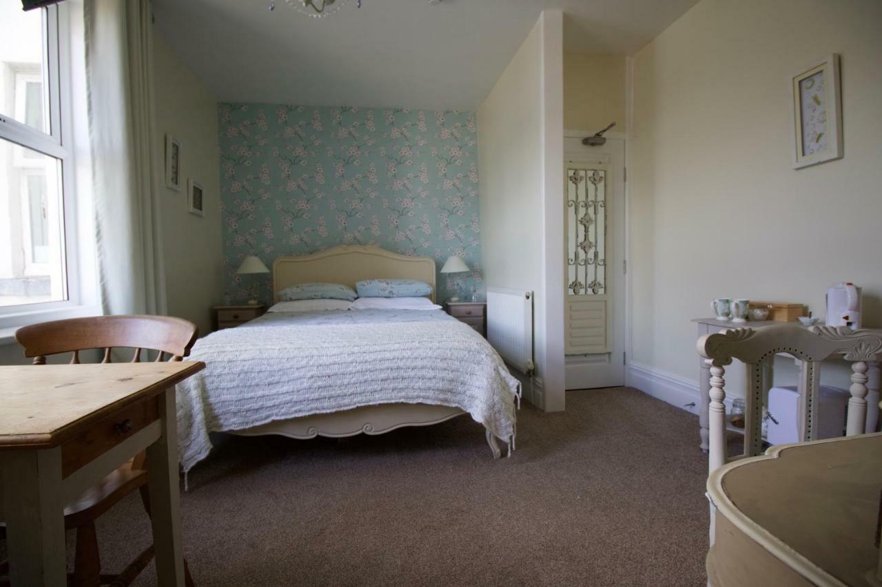 Barton House 3*