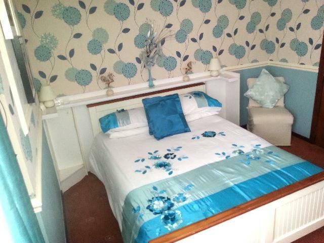 Holmside House