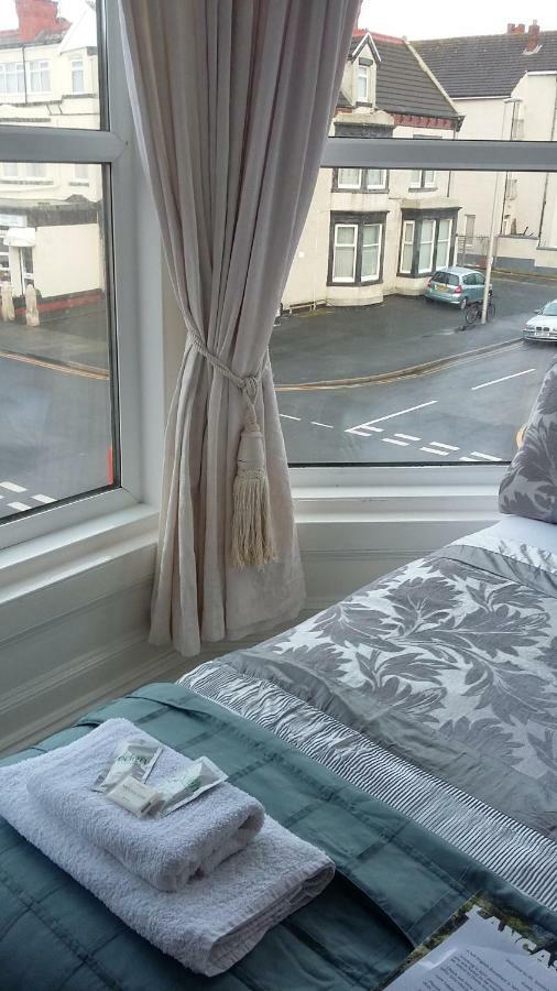 Mr Sandman's 2* Blackpool