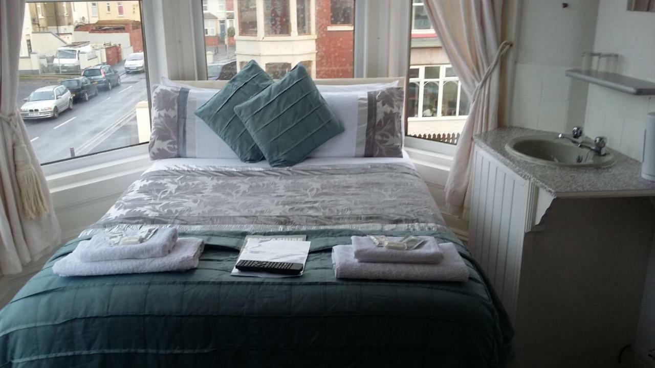 Mr Sandman's Hotel 2*