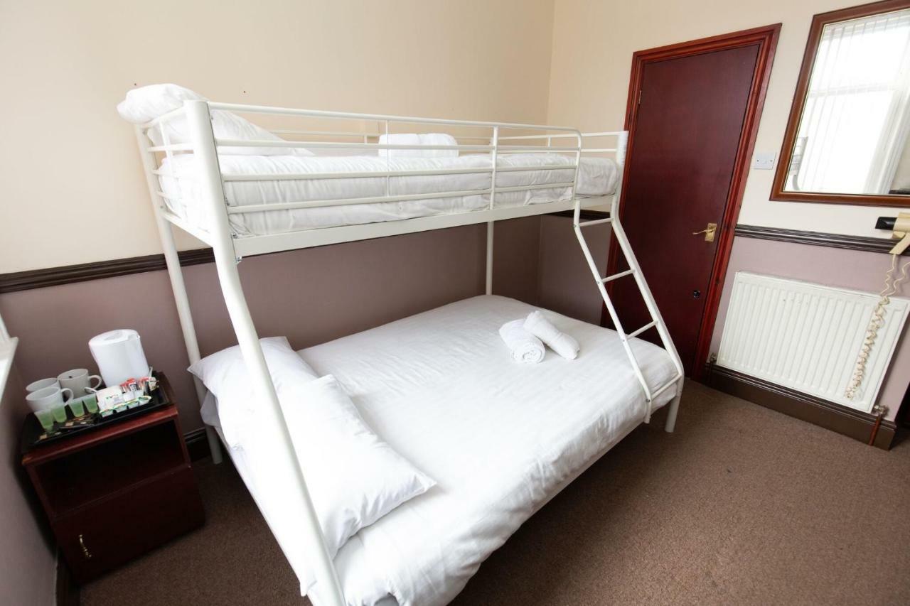 Hotel The Riviera 2*