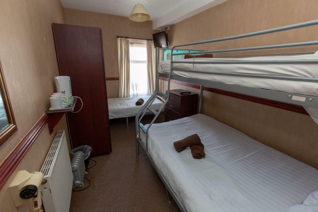 The Riviera Hotel 2*