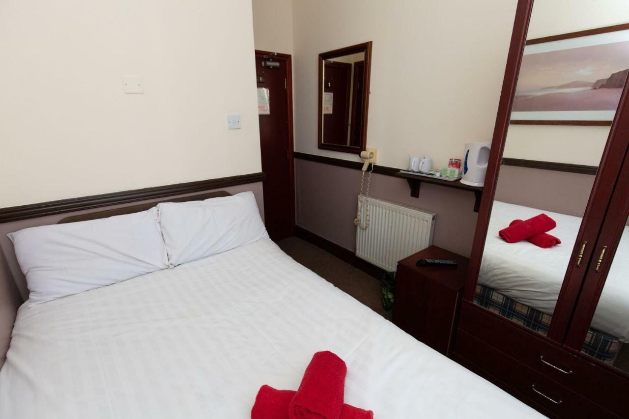 The Riviera Hotel 2*