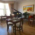 The Redstone Guesthouse