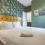 Queen Street Apartments By Sasco