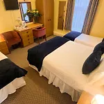 Sutcliffe Hotel