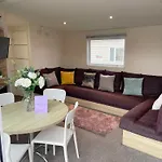 3 Bedroom Luxury Caravan Haven, Marton Mere
