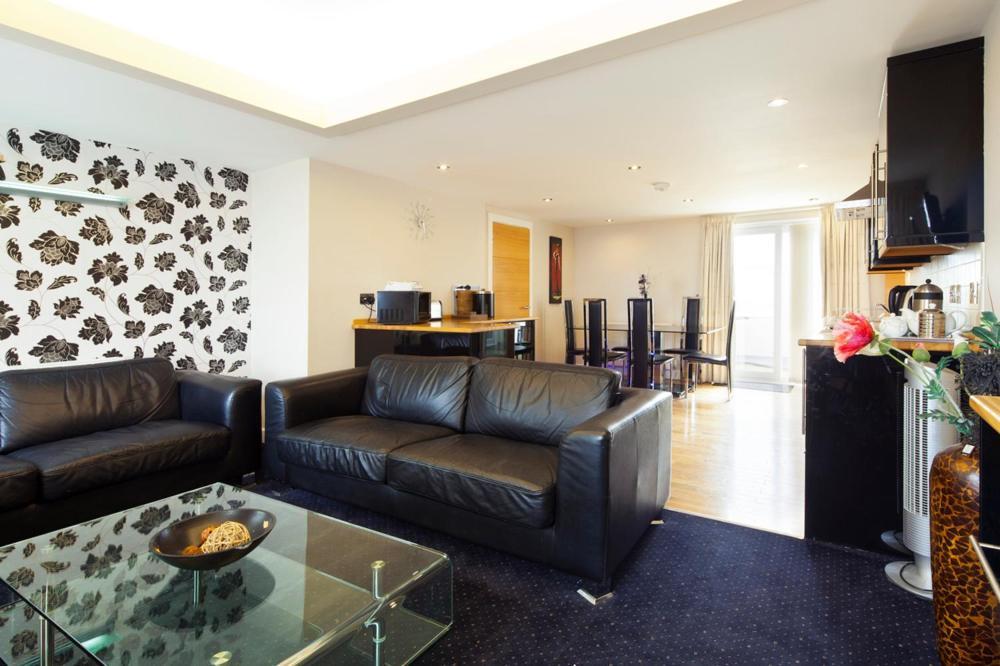Queens Mansions: Princess Apartment *