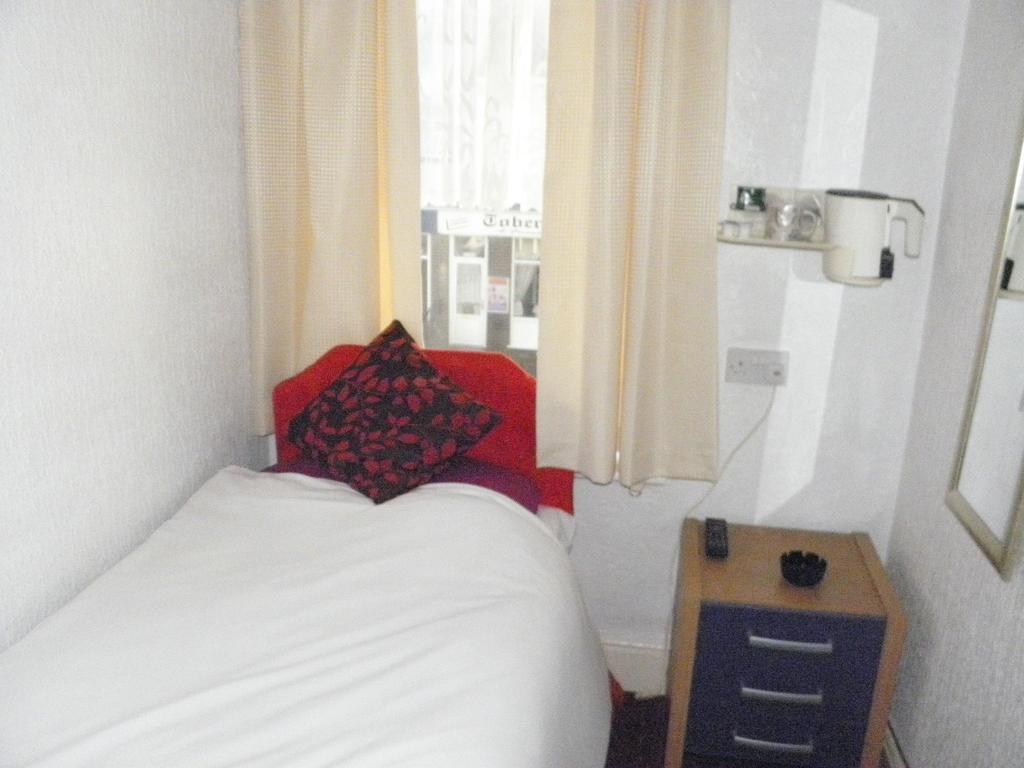 New Douglas 3* Blackpool