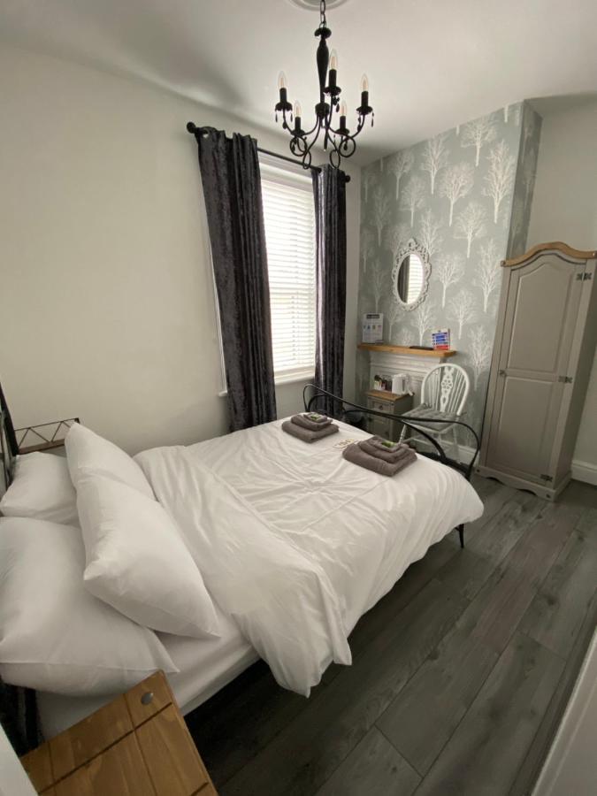 Lee & Chris's Belvedere - Adults Only Guest house