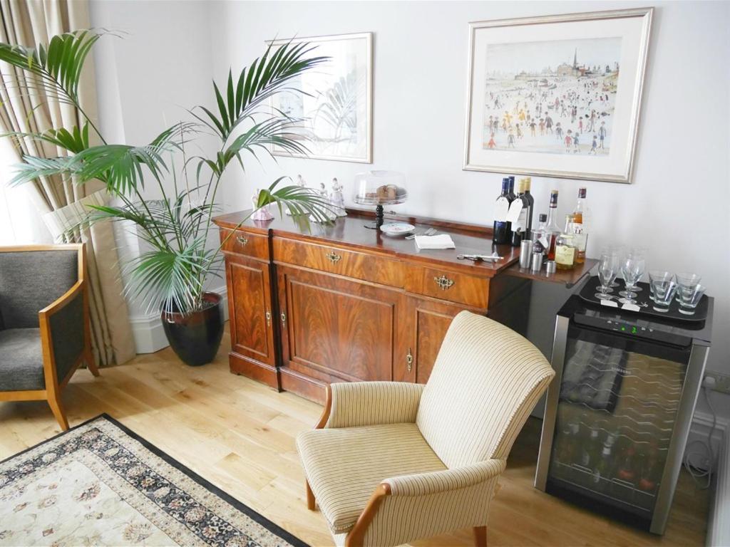 The Redstone Guest house 5*