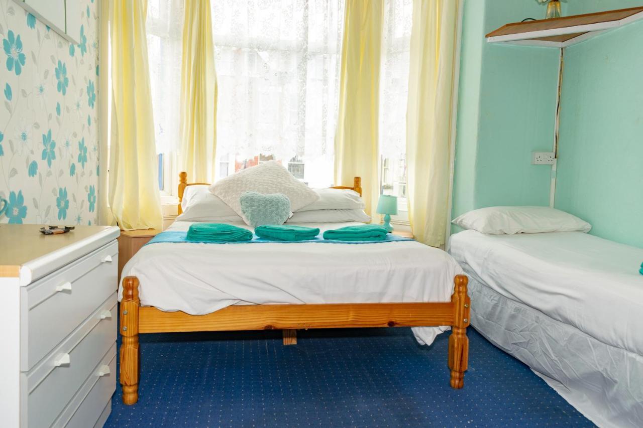Del Savannah Bed & Breakfast Blackpool