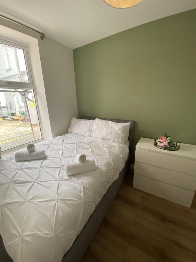 Abode - Vance Road Star House *
