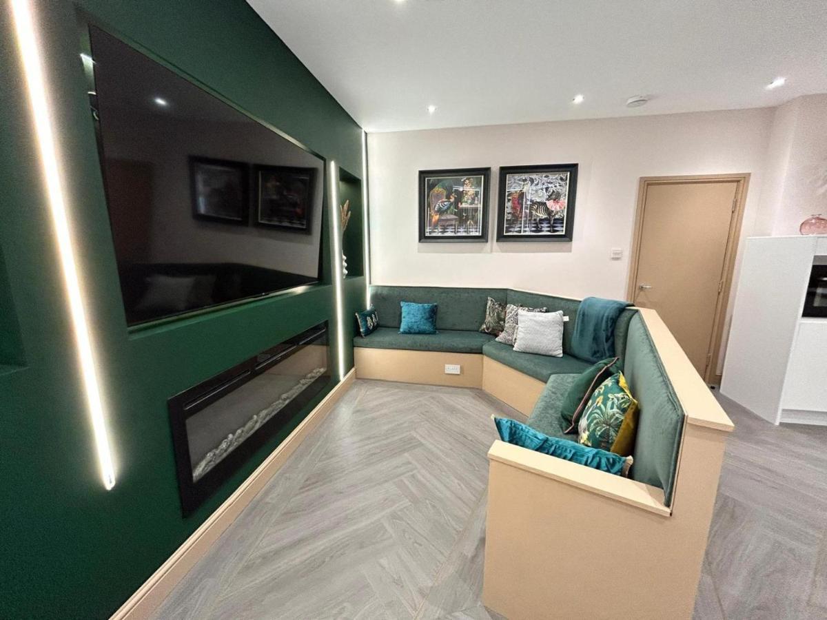 Strawberry Fields By Sasco Apartment Blackpool