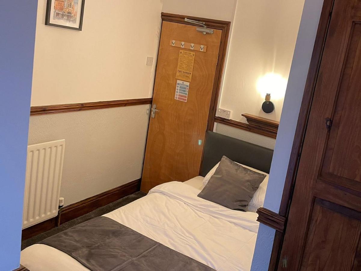 Rendezvous Bar & - Adults Only Bed & Breakfast