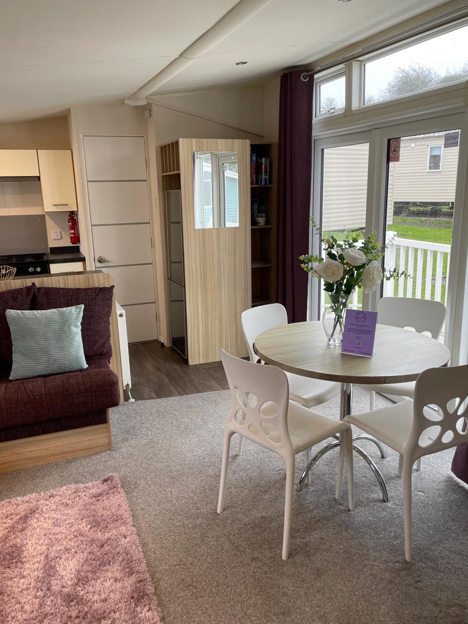 3 Bedroom Luxury Caravan Haven, Marton Mere Holiday home *