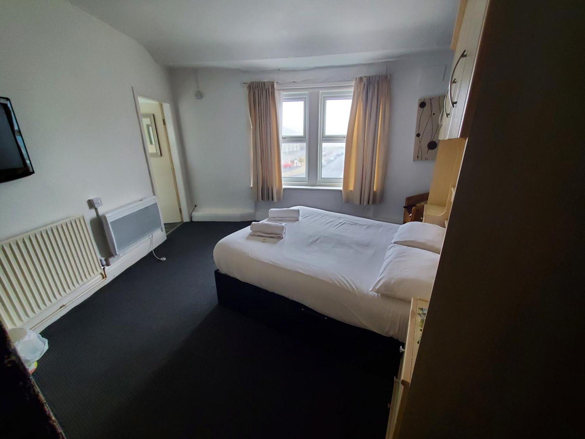 Henson Pleasure Guest house 3*