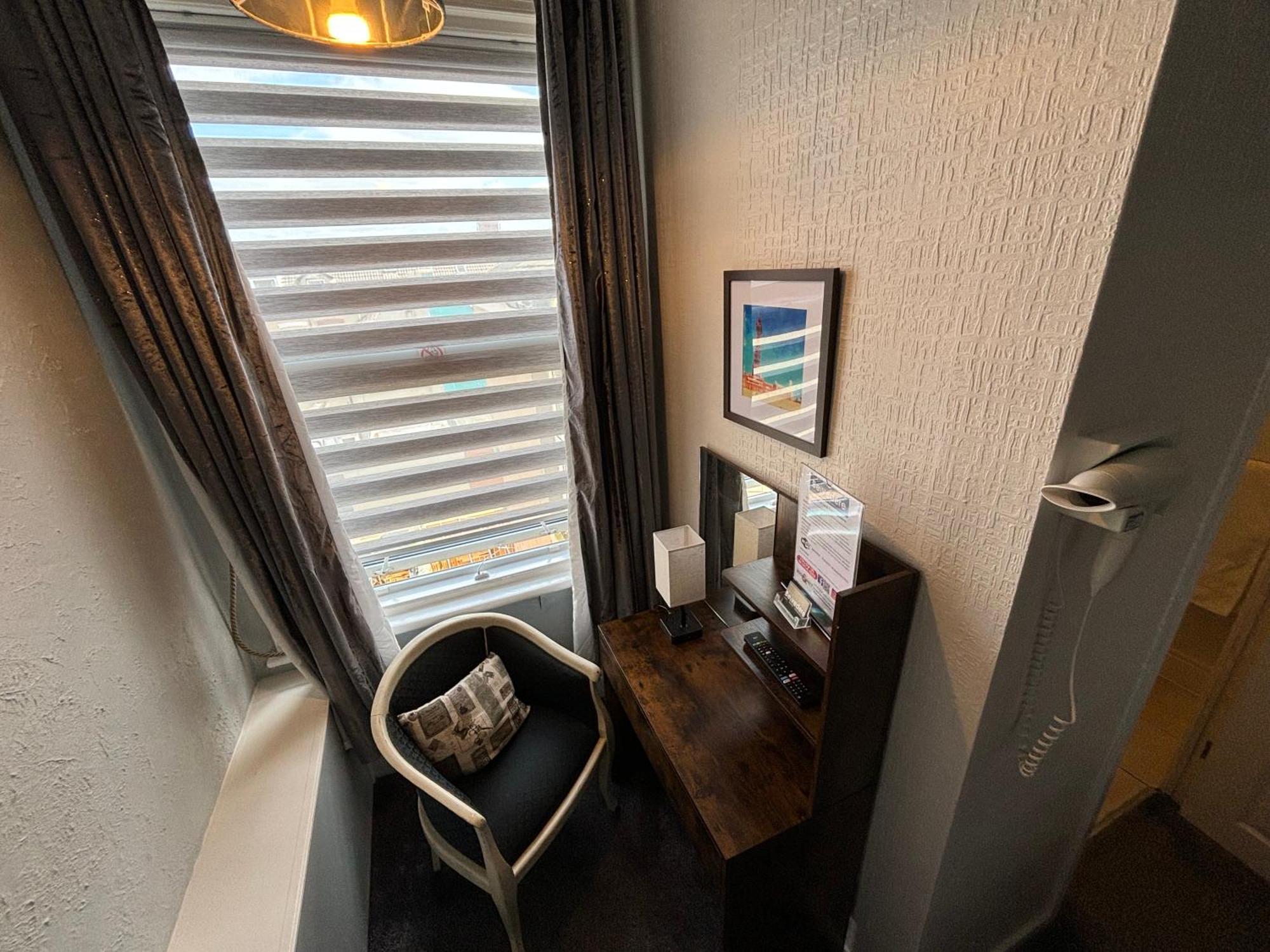 Lee & Chris's Belvedere - Adults Only 3*