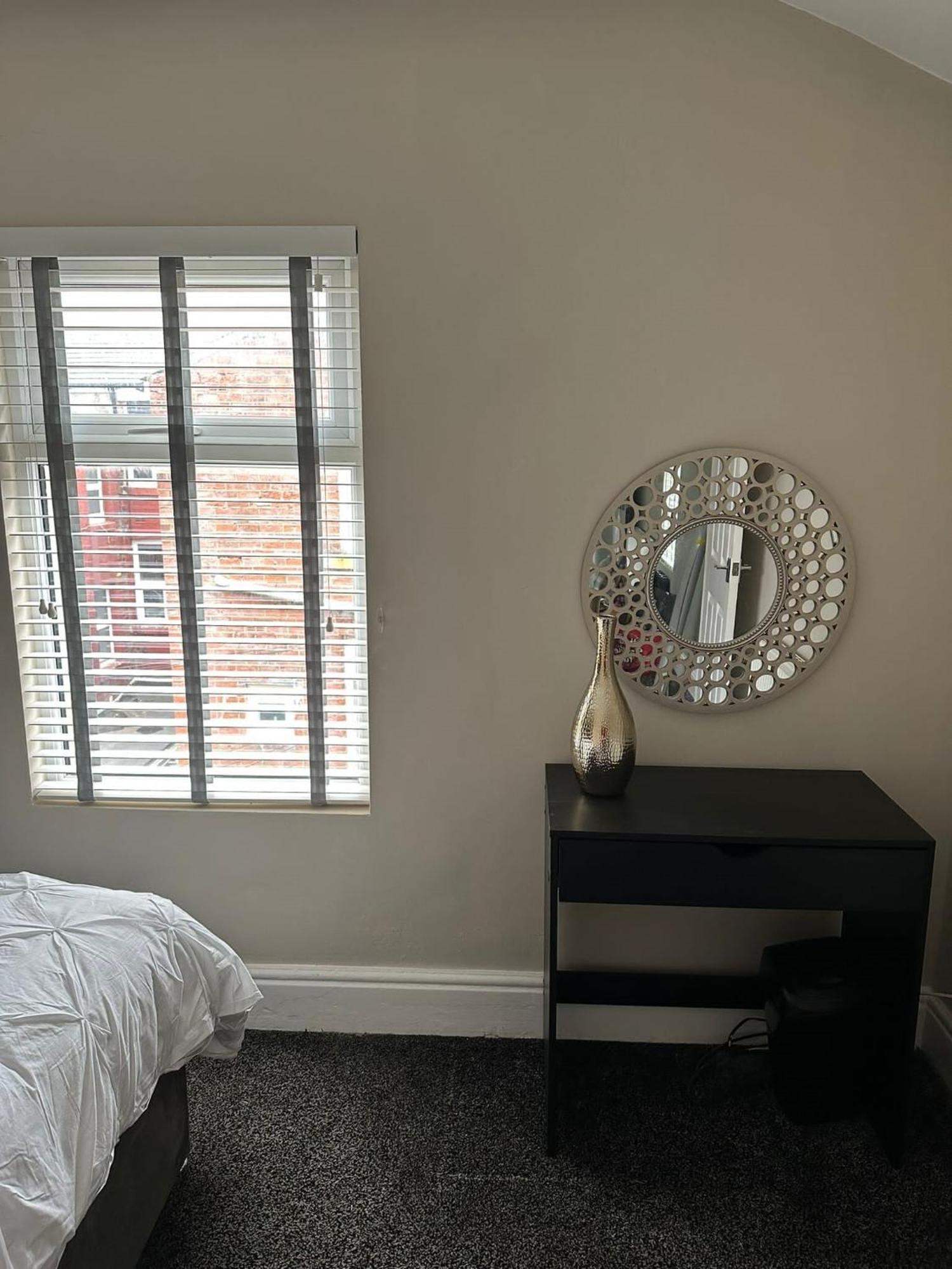 Abode - Vance Road Star House * Blackpool