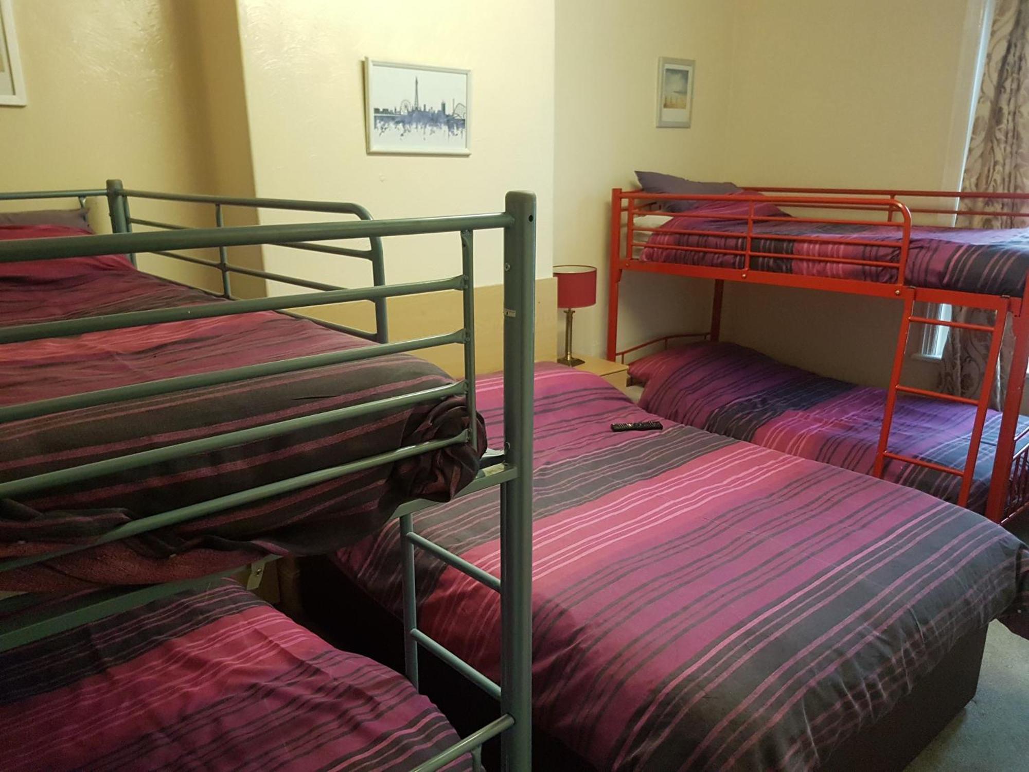 Leecliff Guest house *