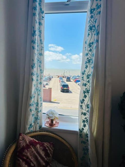 2 Bedroom With Seaside Views Blackpool