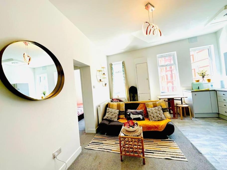 2 Bedroom With Seaside Views Apartment *