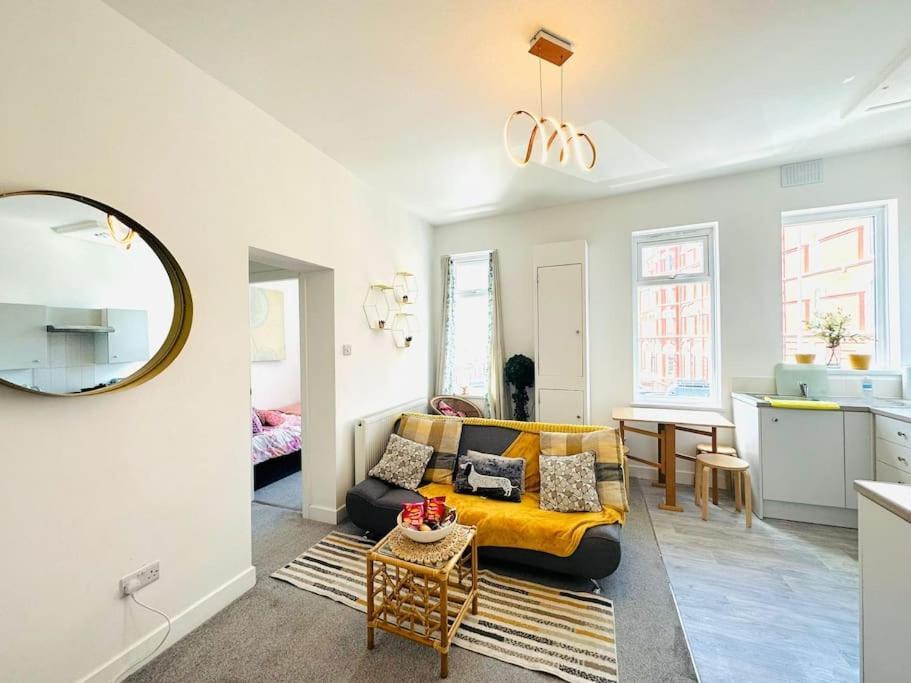 2 Bedroom With Seaside Views Blackpool